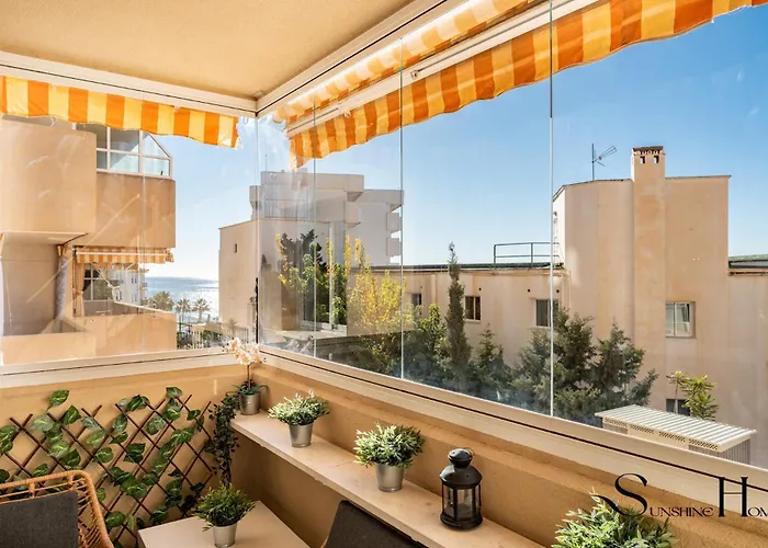 Coastal 2Br Apartment, Parking, Pool