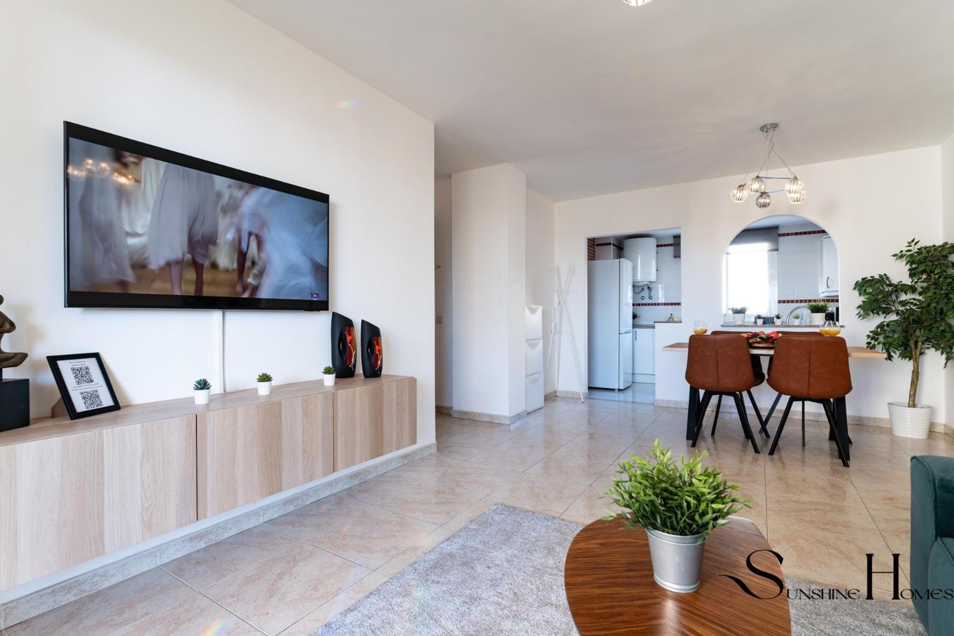 Coastal 2br Apartment, Parking, Pool Apartment Benalmadena