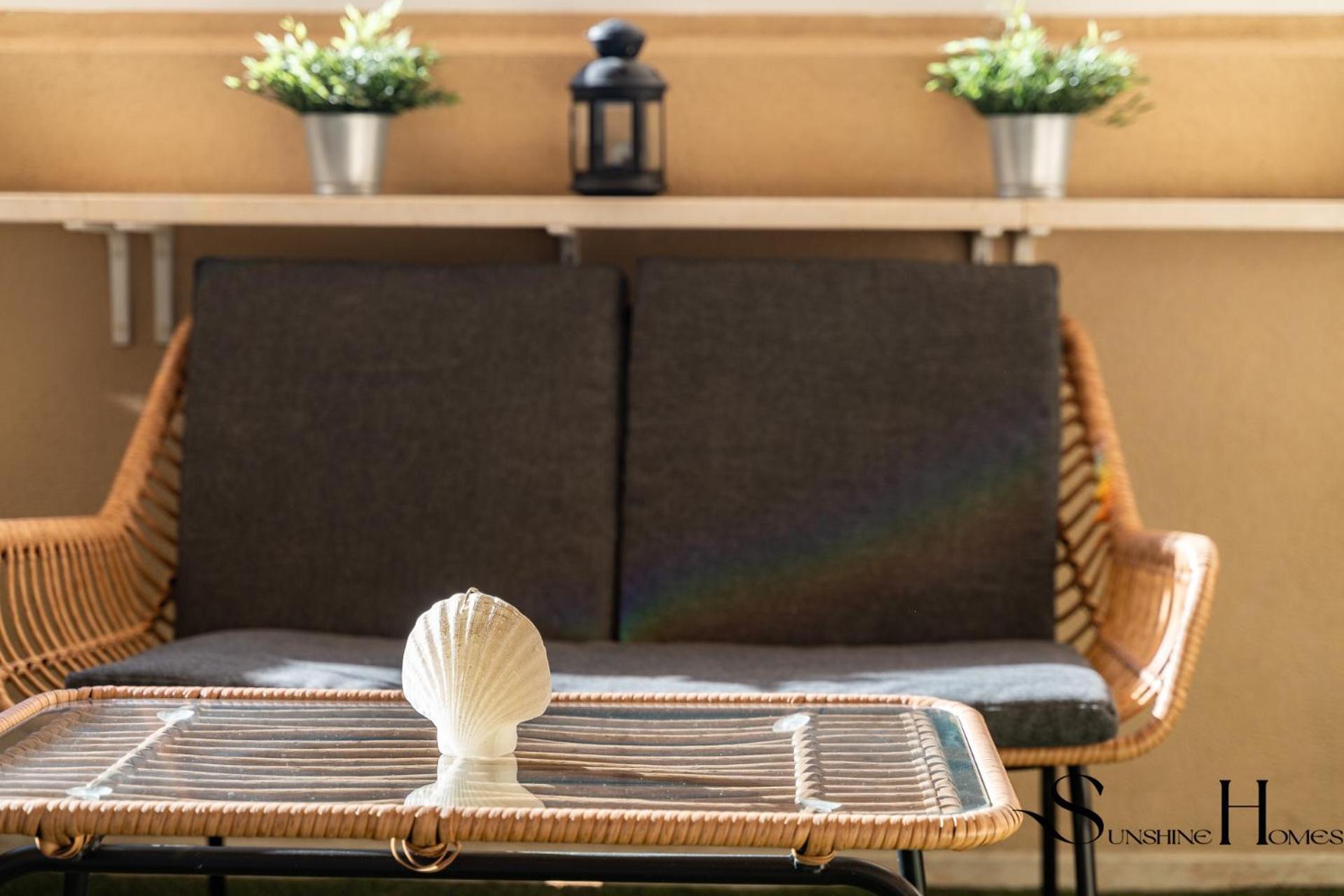 Coastal 2br Apartment, Parking, Pool