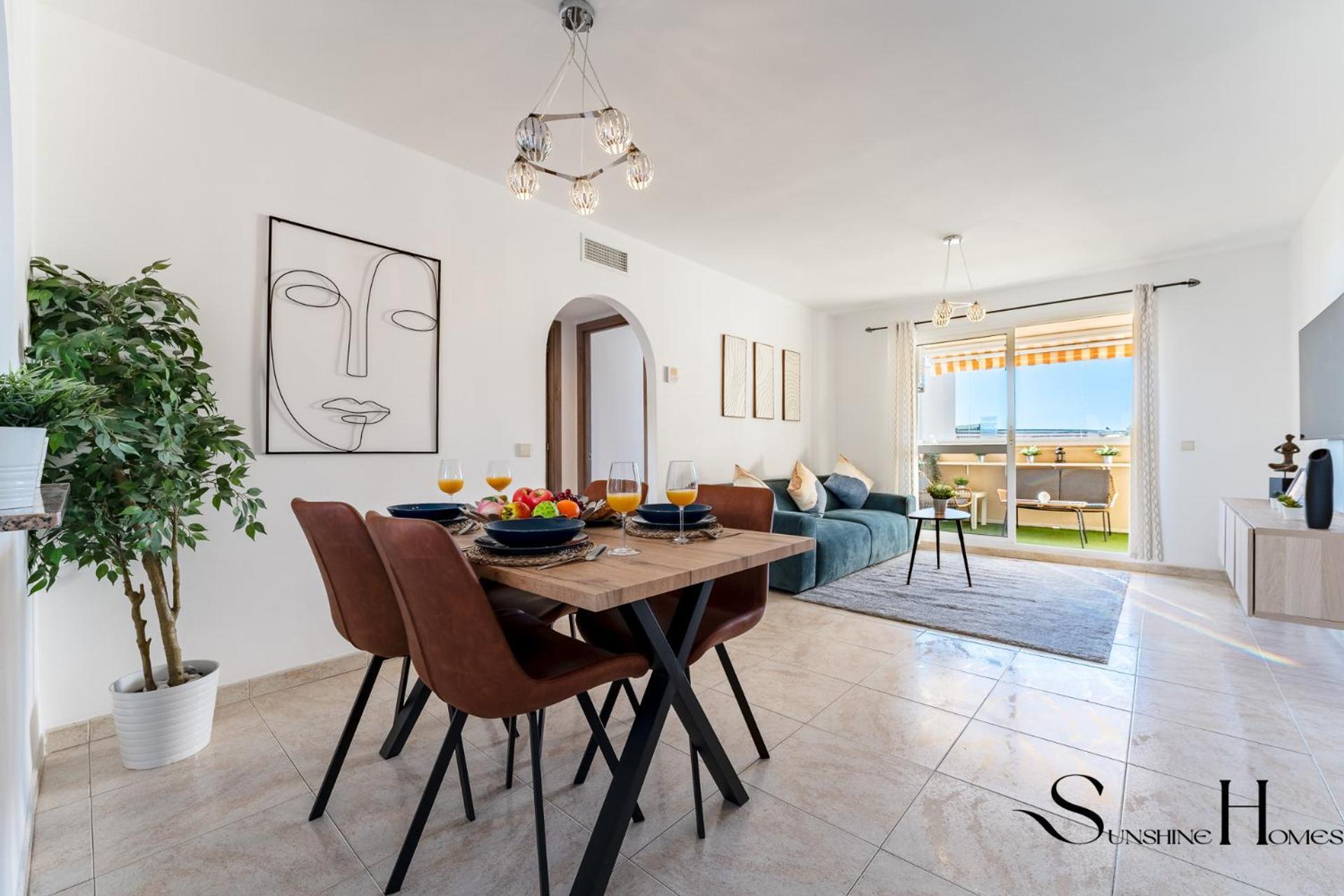 Coastal 2br Apartment, Parking, Pool Apartment *