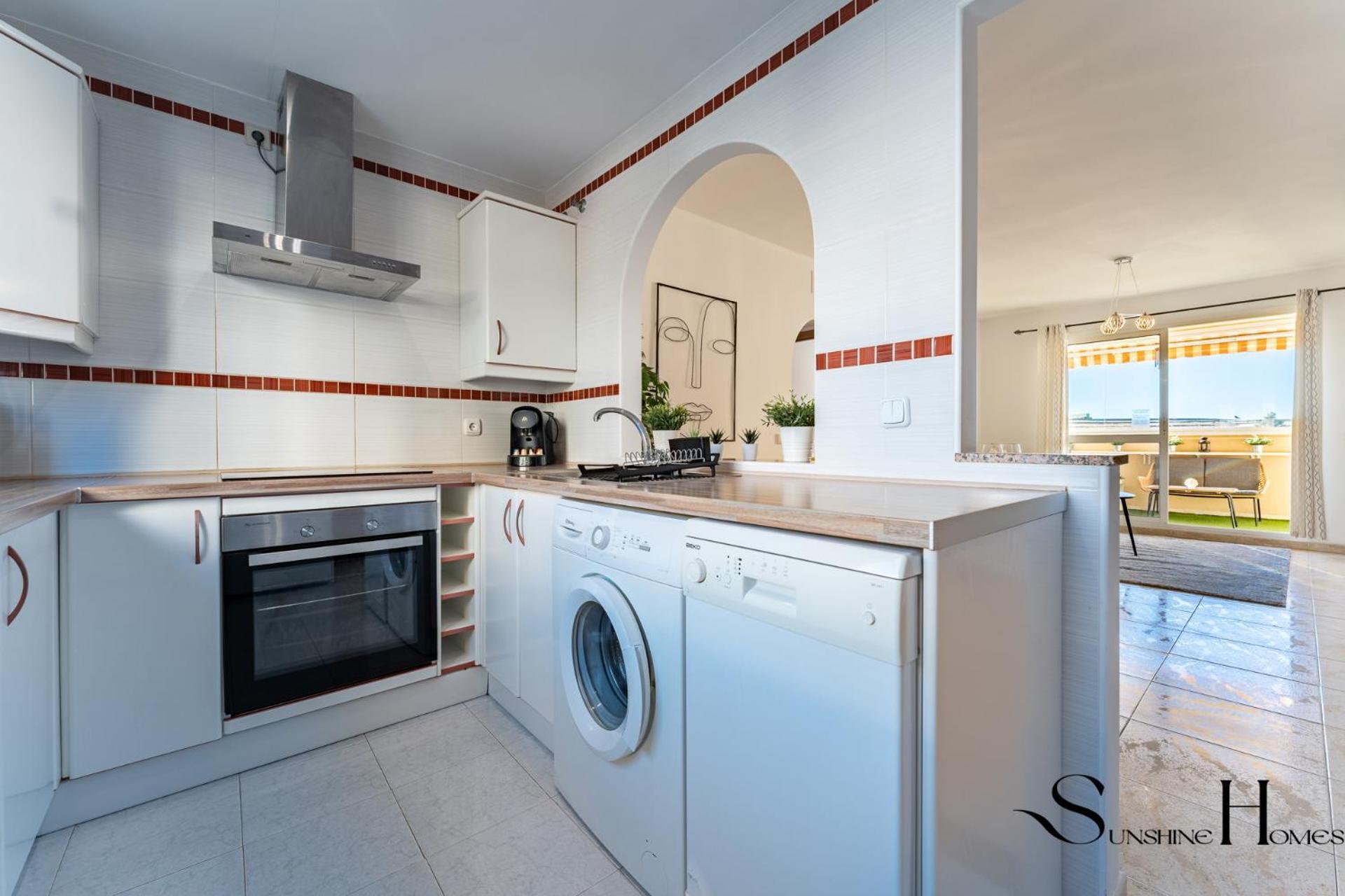 Coastal 2br Apartment, Parking, Pool * Benalmadena
