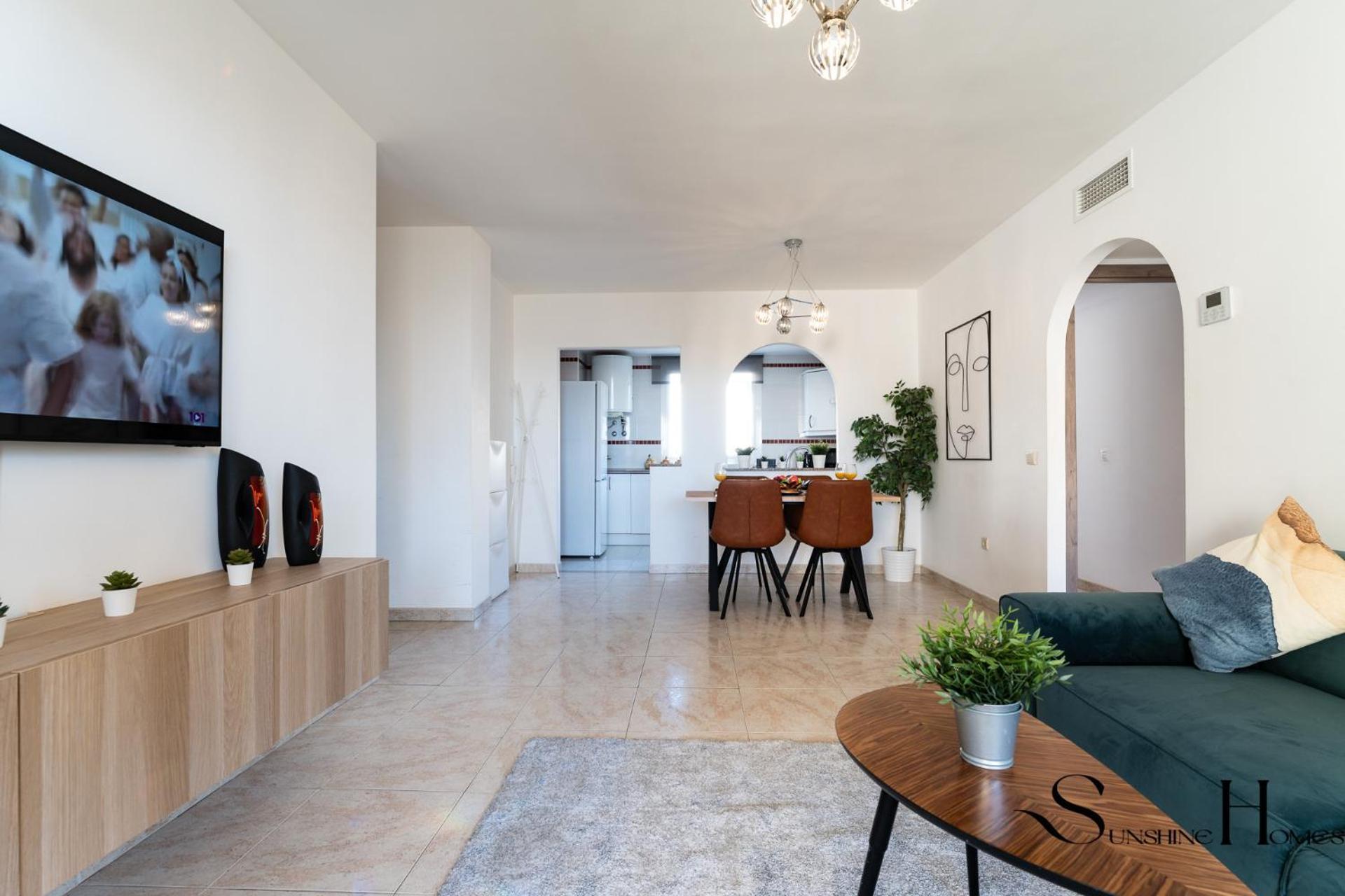 Apartment Coastal 2br Apartment, Parking, Pool
