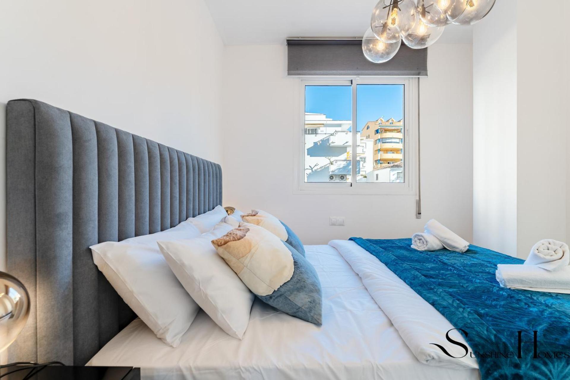 Coastal 2br Apartment, Parking, Pool